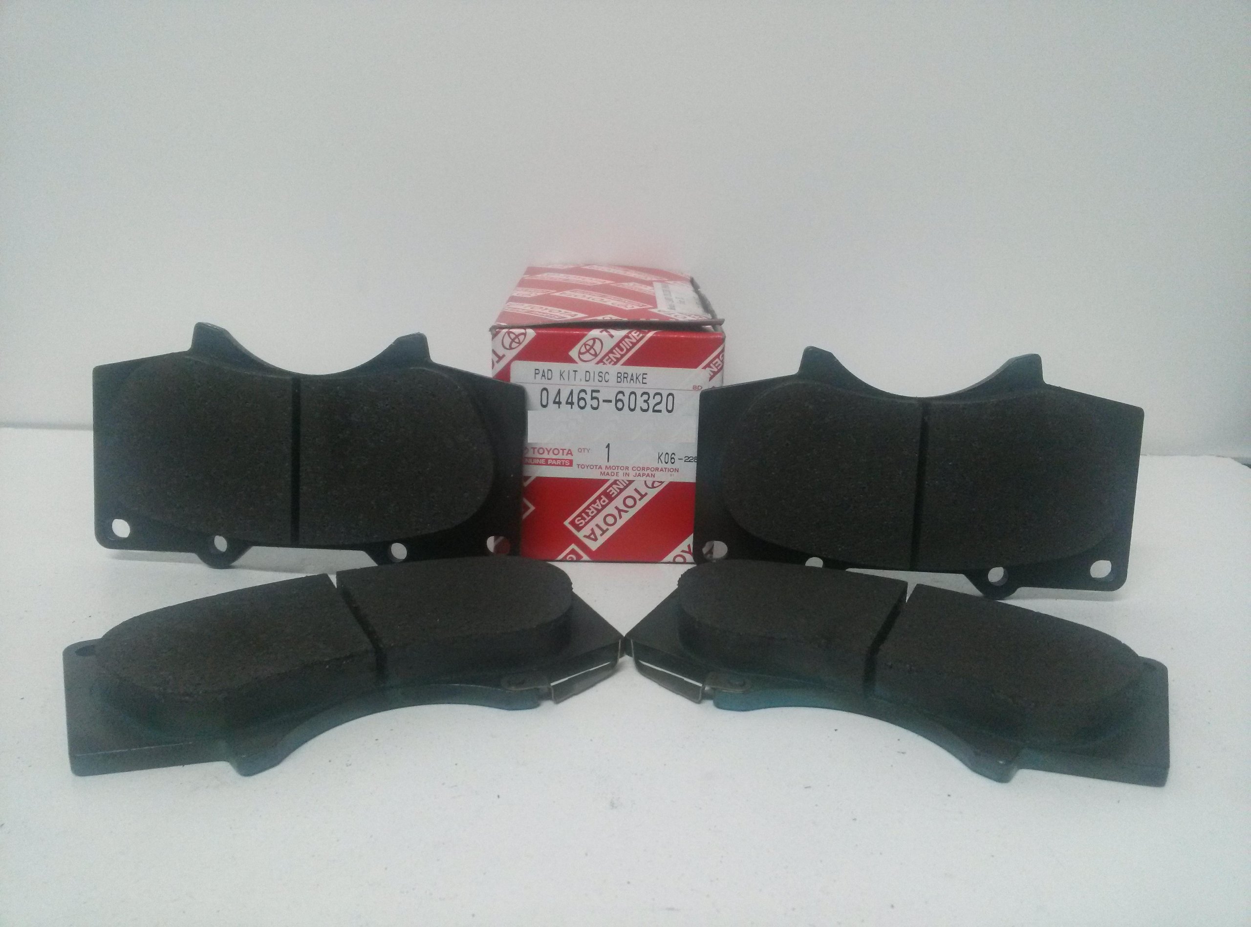 Amazon.com: Toyota Genuine Front Disc Brake Pad Kit : Automotive